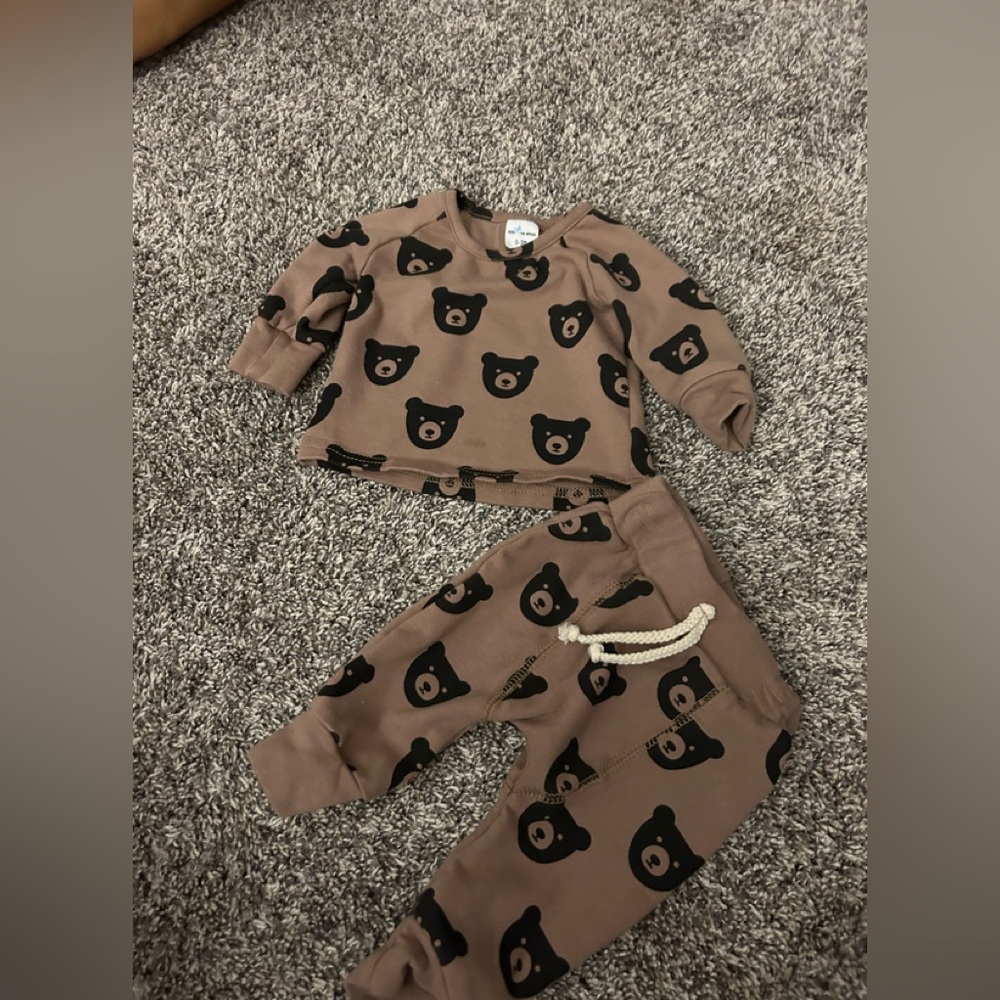 Little One Shop 0-3m matching sets in coral + bears